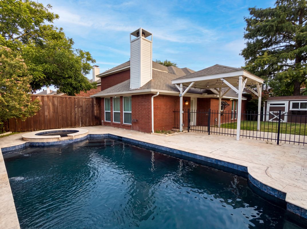 Photo 5 of 18 of 1416 Willow Wood Dr, Carrollton, TX