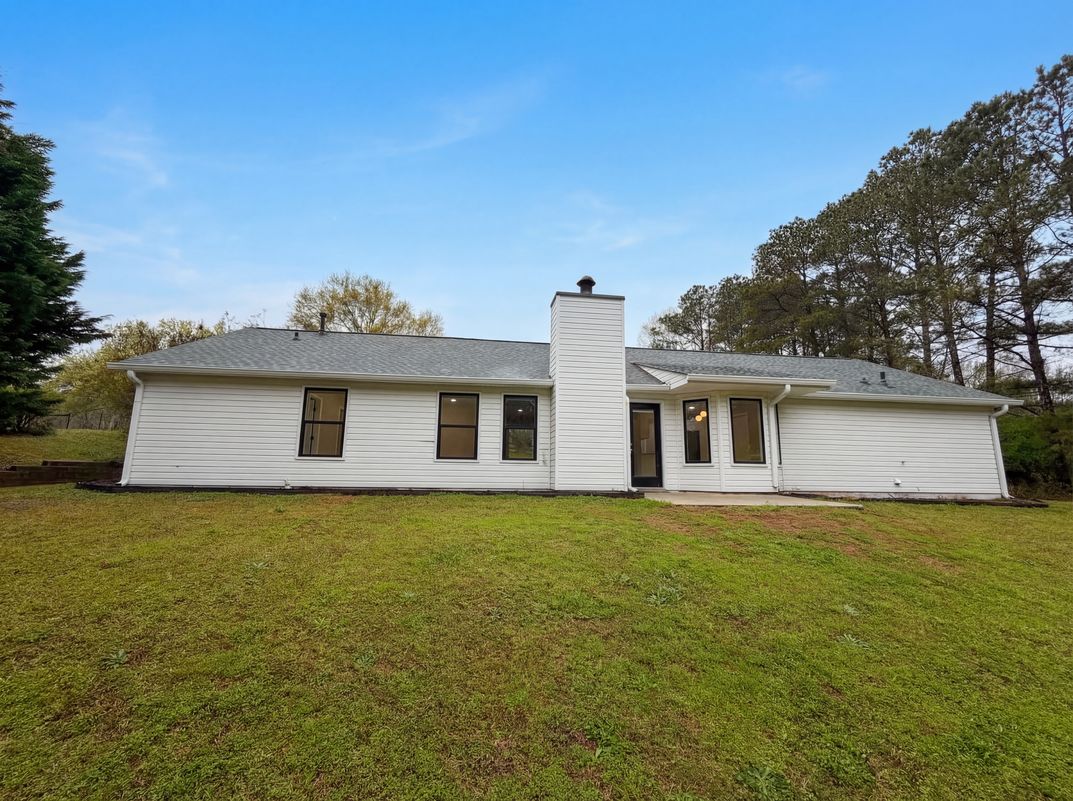 Photo 18 of 19 of 4241 Grady Smith Rd, Loganville, GA