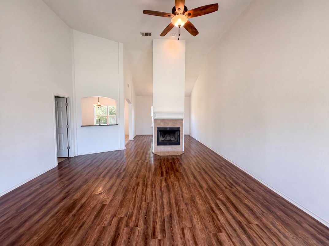 Photo 3 of 19 of 7712 Redbrush, Temple, TX