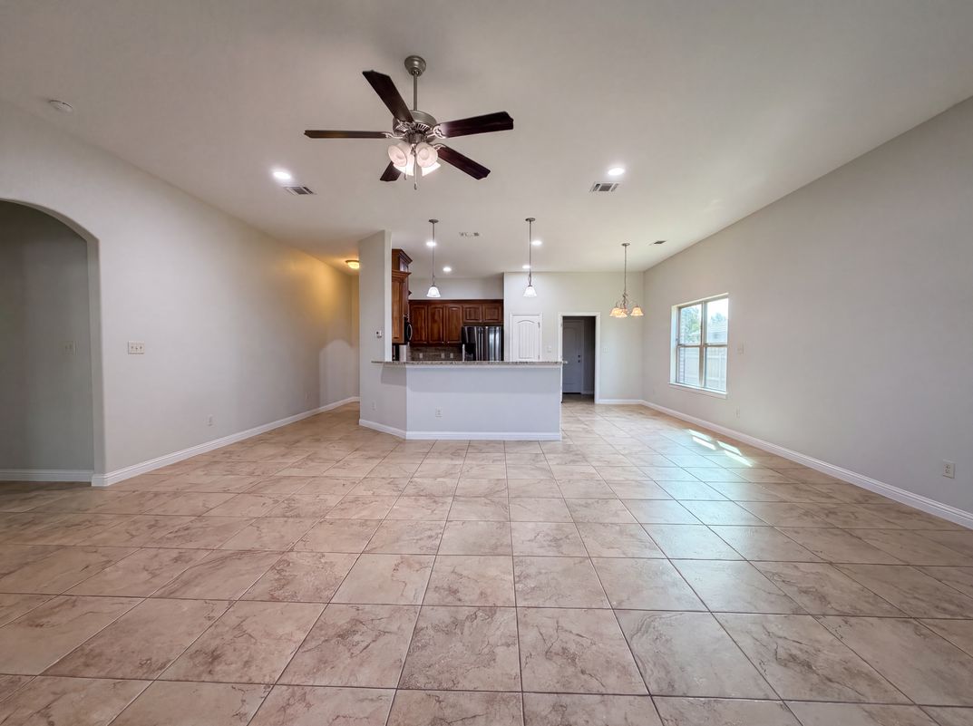 Photo 9 of 19 of 120 Donna Cir, Granbury, TX