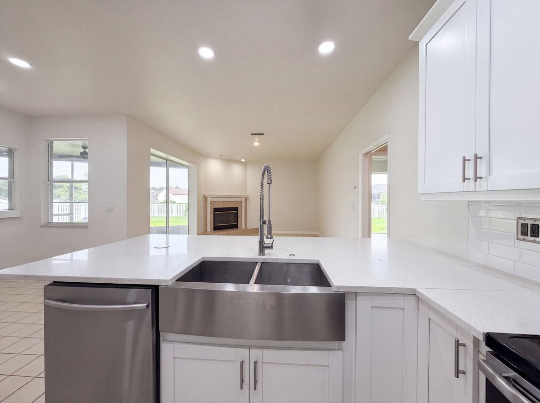 Photo 6 of 28 of 12919 Prestwick Dr, Riverview, FL