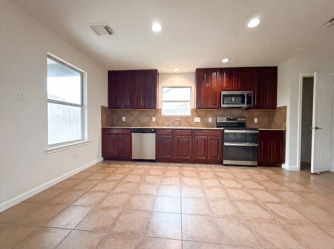 Property photo 2 of 2646 Skyview Trace Ct