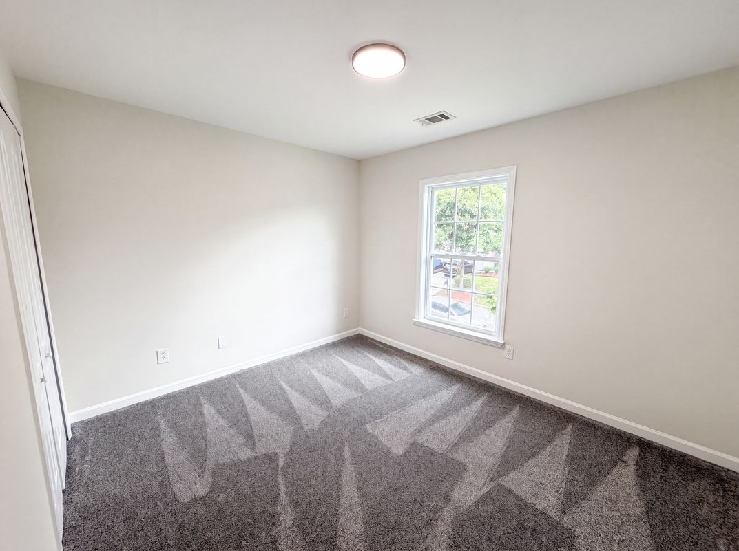 Photo 15 of 23 of 3718 Park Hill Cir, Loganville, GA
