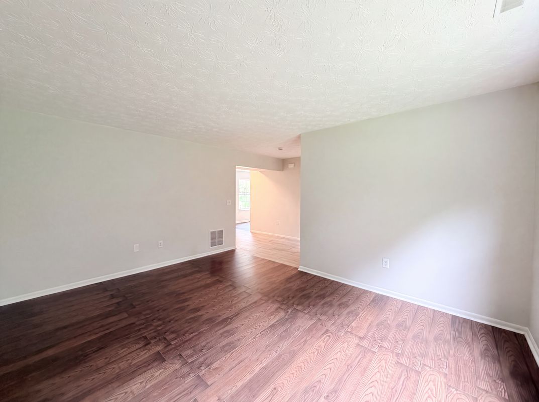 Photo 17 of 27 of 4213 Mallard Dr, Batavia, OH