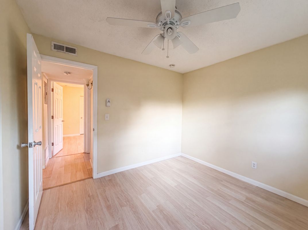 Photo 17 of 26 of 722 Virginia Ln, Apopka, FL