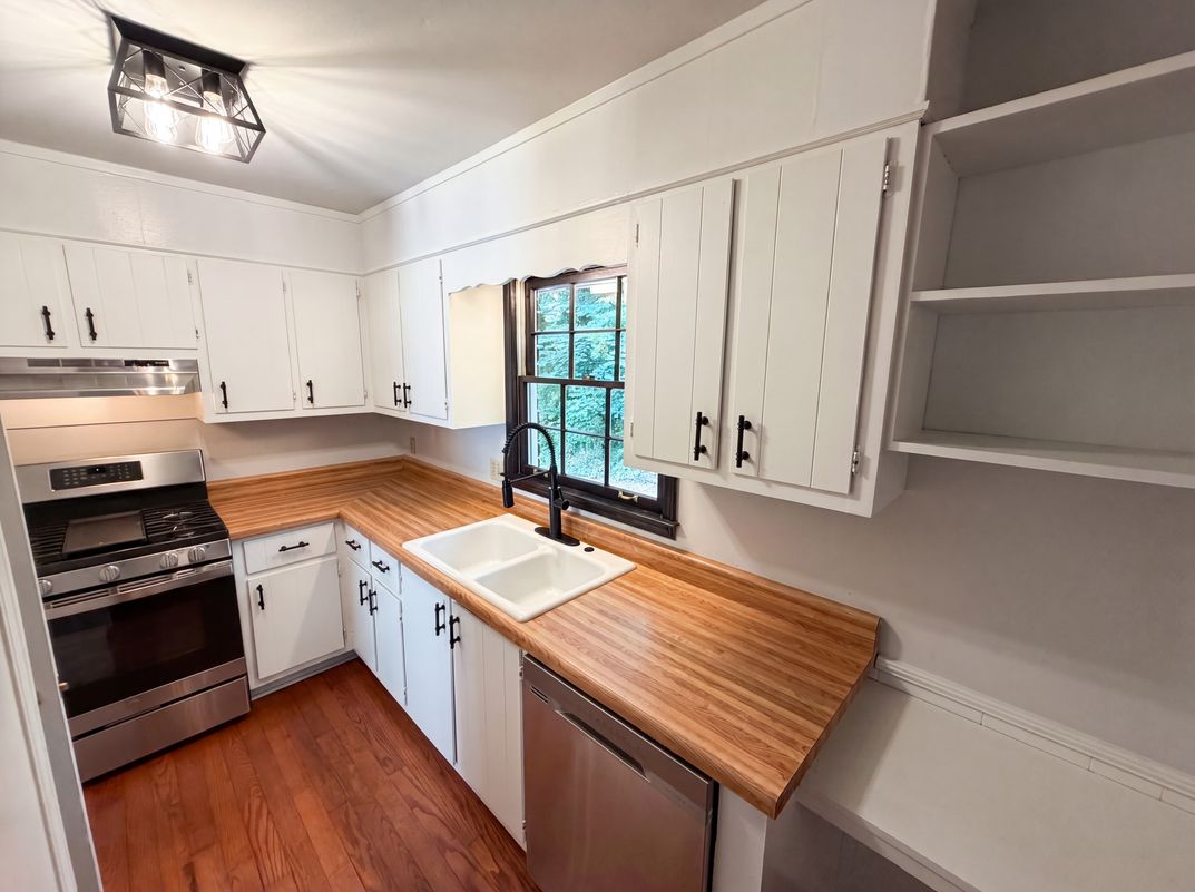 Photo 2 of 22 of 1271 Seven Springs Cir, Marietta, GA