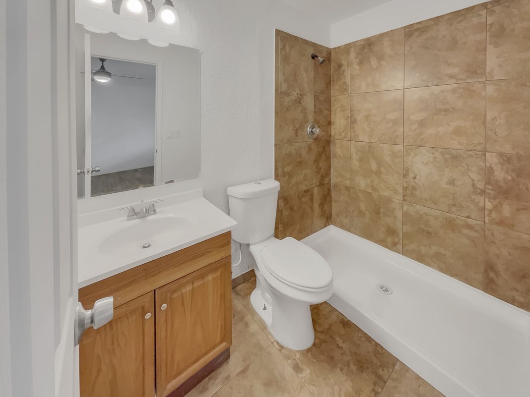 Photo 13 of 20 of 13628 N 40th Dr, Phoenix, AZ