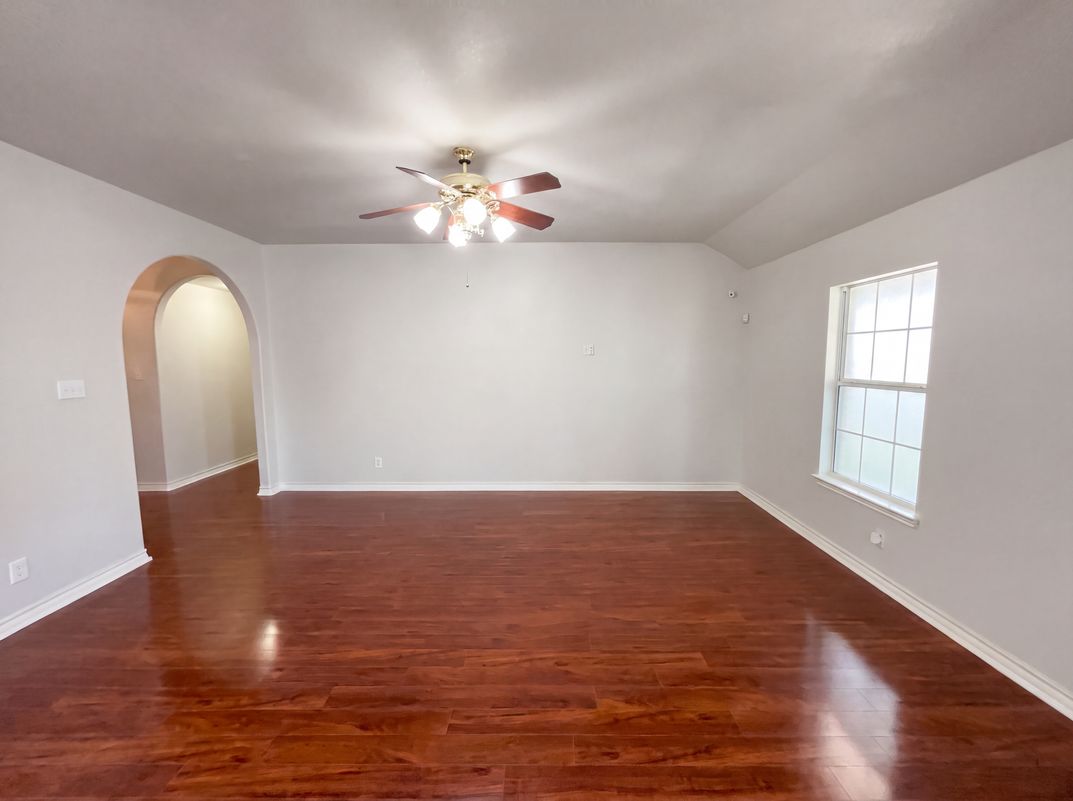 Photo 8 of 22 of 2106 Geneva St, Castroville, TX