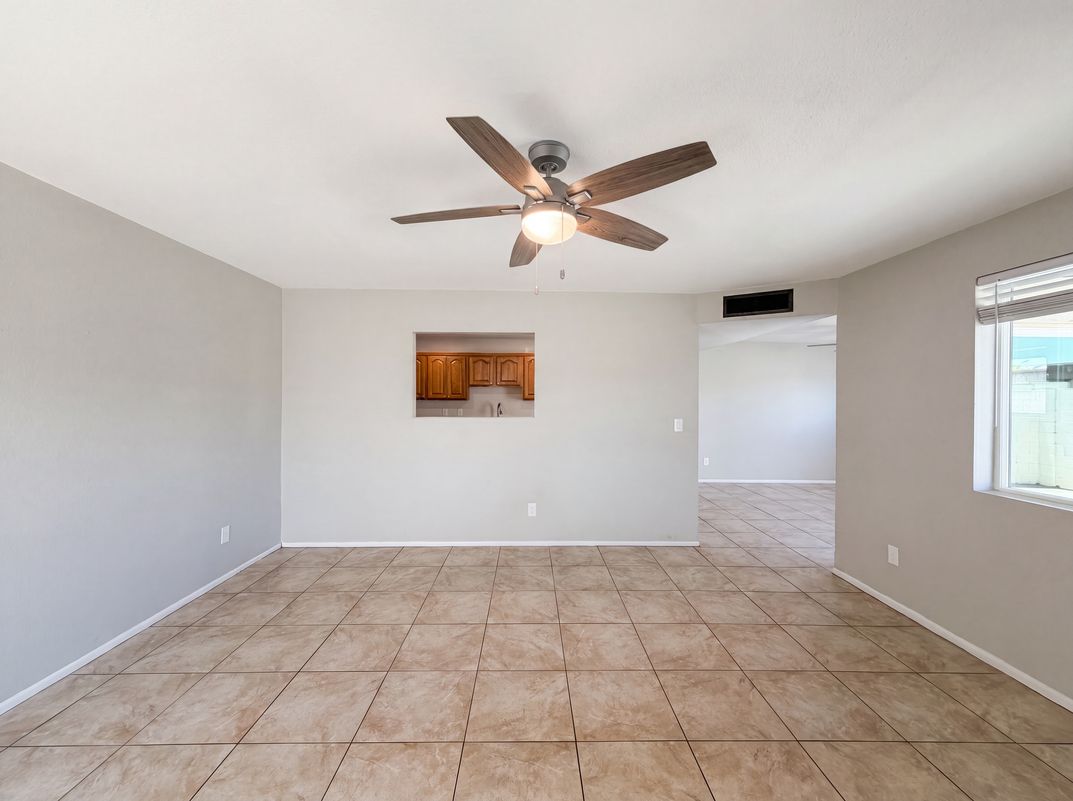 Property photo 3 of 1725 N Date Unit 70