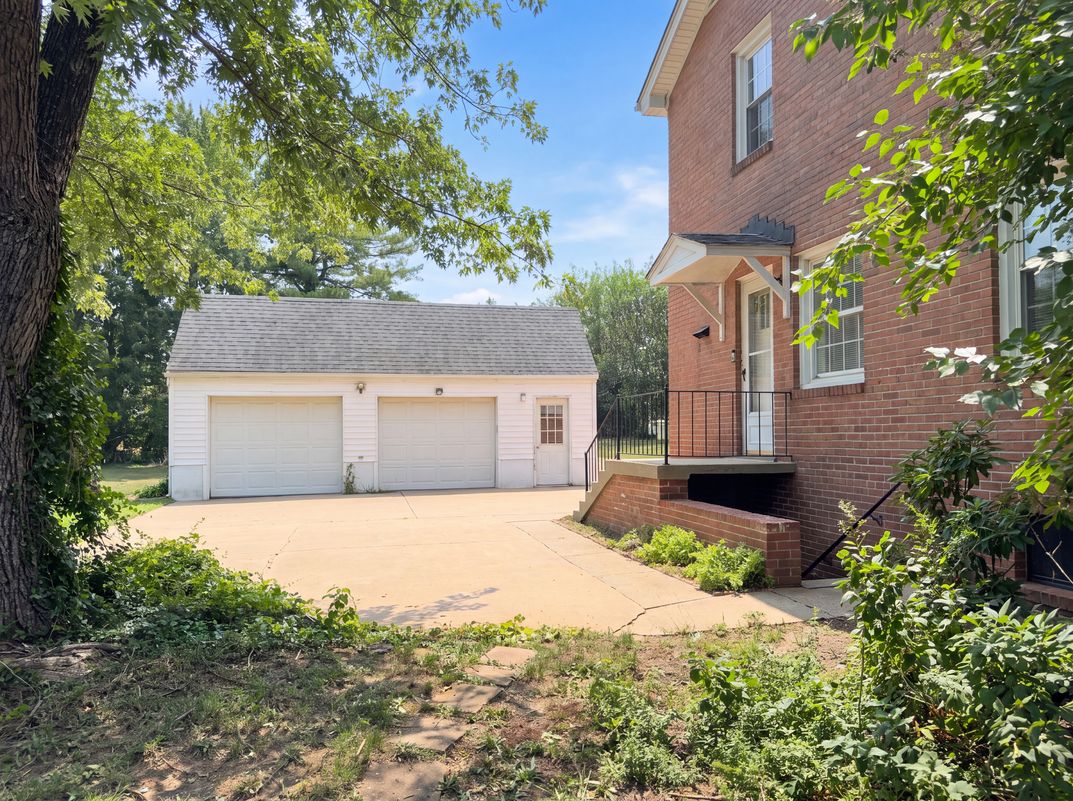 Photo 5 of 33 of 494 Walton St, Strasburg, VA