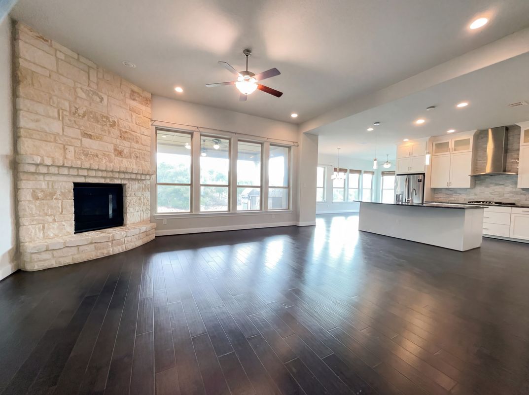Photo 3 of 17 of 842 Via Principale, New Braunfels, TX