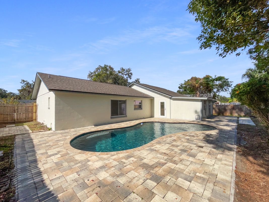 Photo 5 of 22 of 831 Haulover Dr, Altamonte Springs, FL