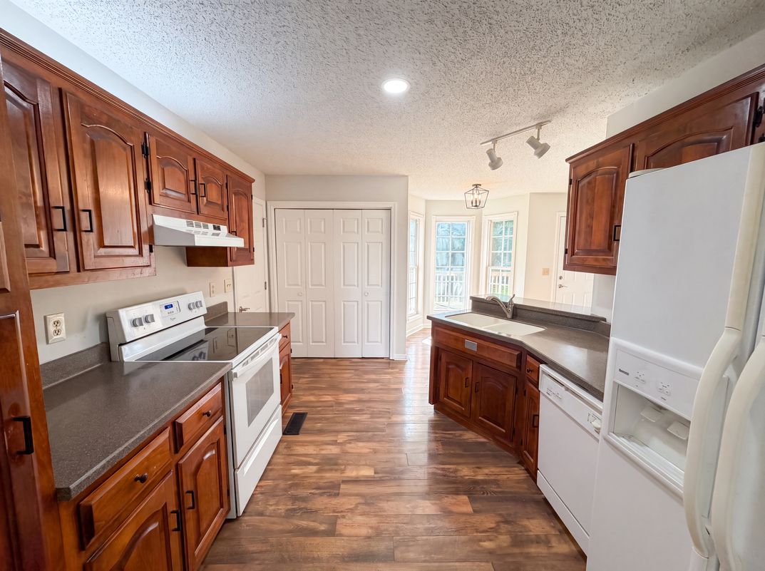 Photo 7 of 27 of 518 Glenfield Cir, Maryville, TN