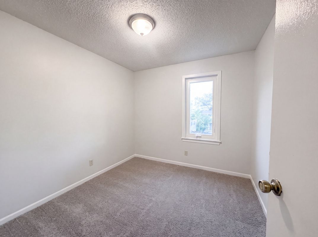 Photo 14 of 21 of 7511 Orient Ave, Kansas City, KS