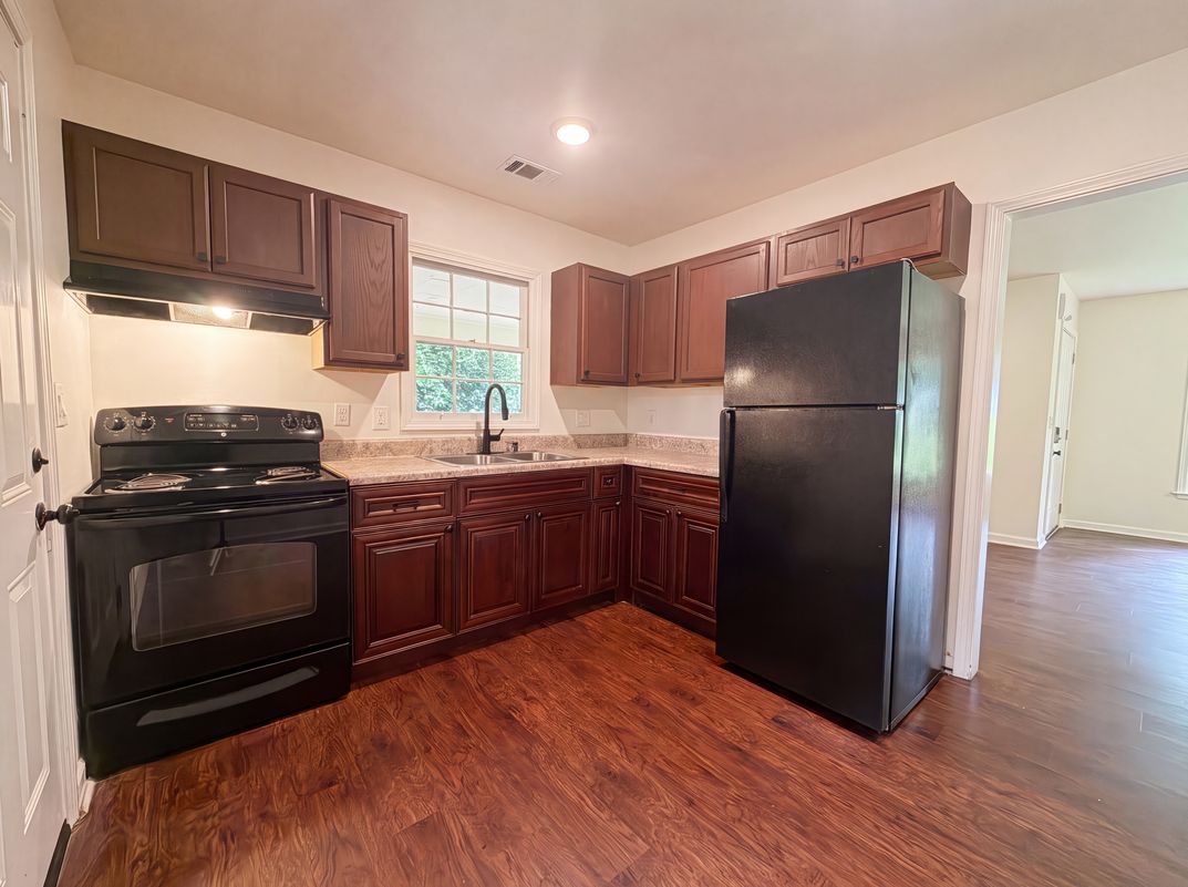 Photo 14 of 18 of 856 Glenway Dr, Atlanta, GA