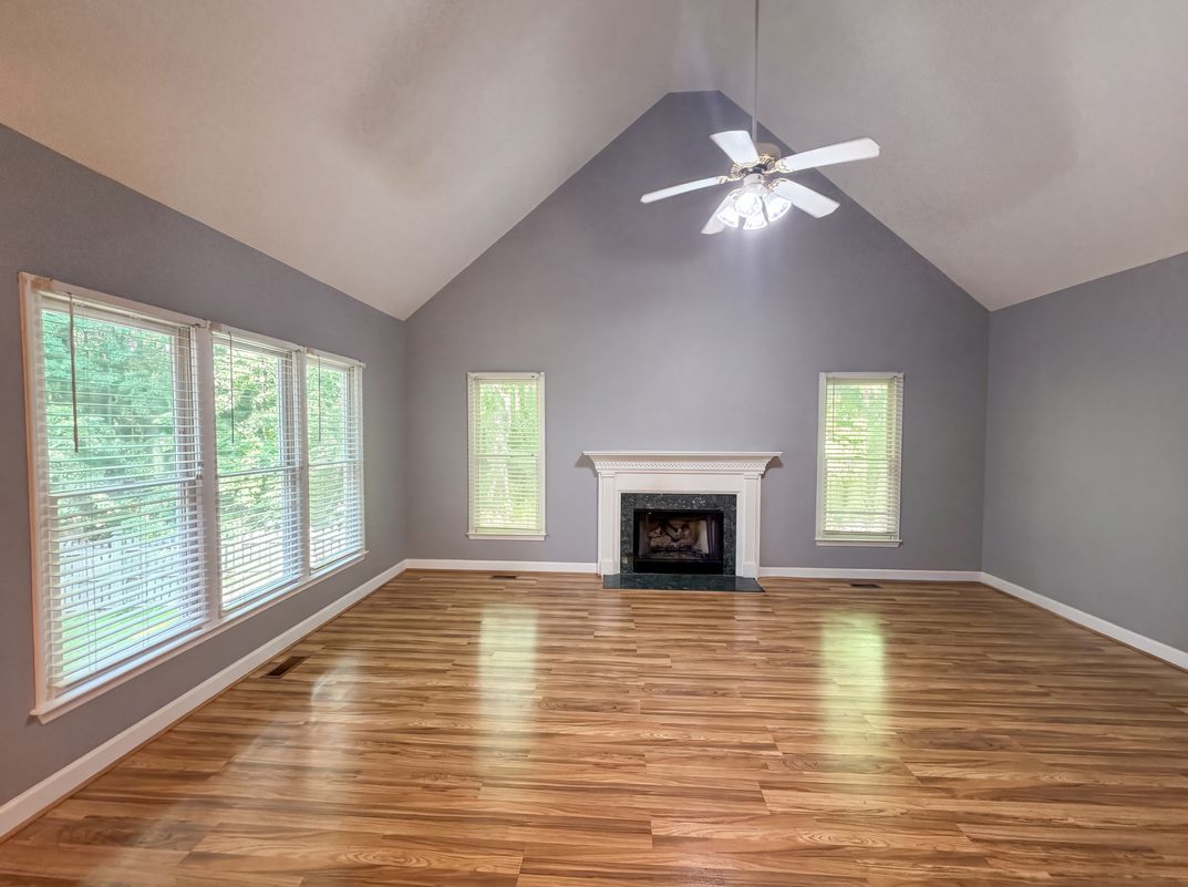 Photo 3 of 18 of 513 Saint Croix Dr, Holly Springs, NC