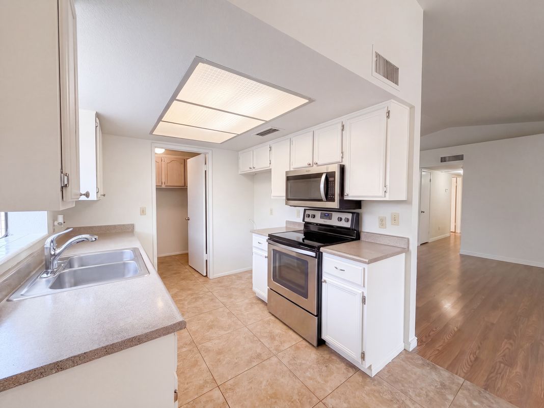 Photo 6 of 32 of 10701 W Campbell Ave, Phoenix, AZ