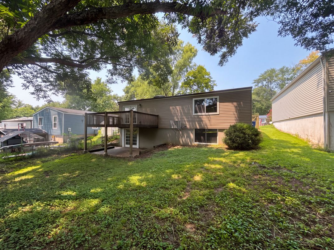 Photo 5 of 18 of 82 Cedar Ridge Dr, Pacific, MO