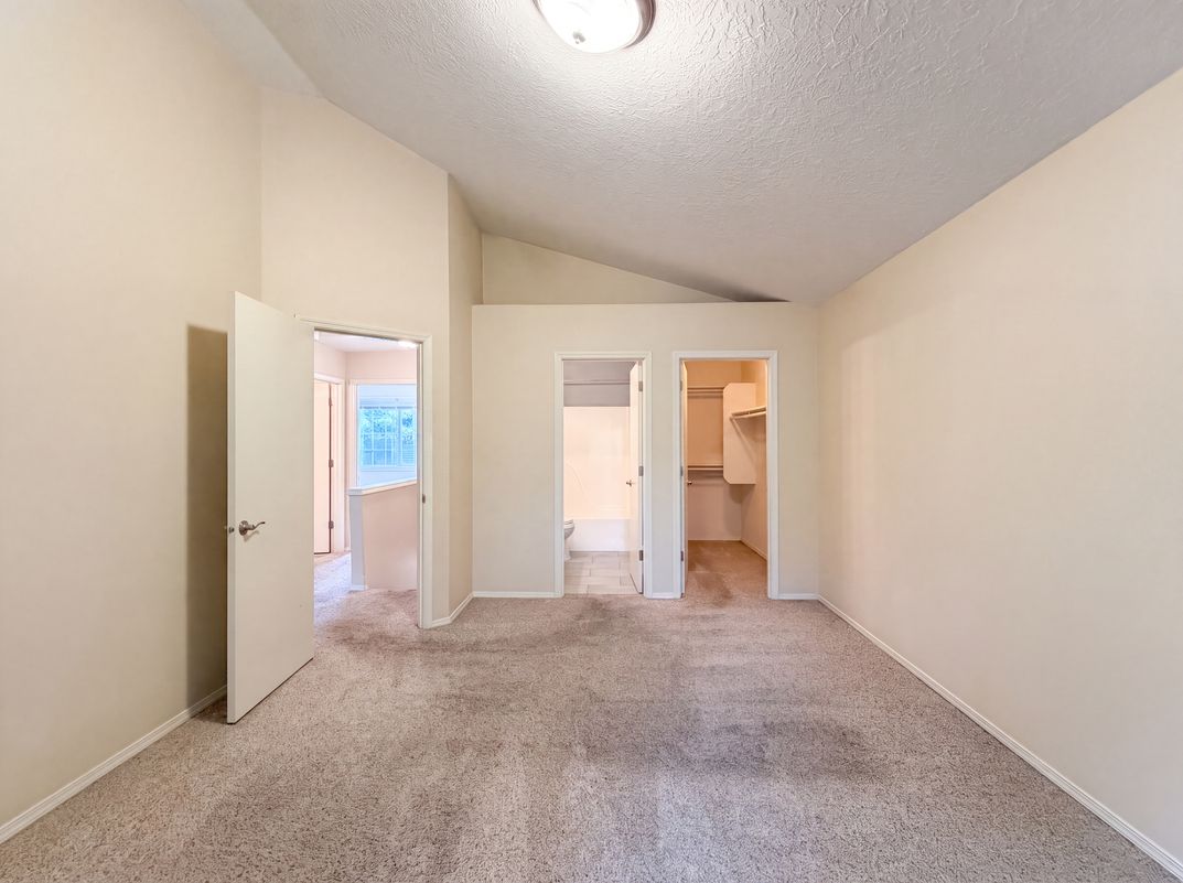 Photo 4 of 18 of 61 SE 171st Ave, Portland, OR