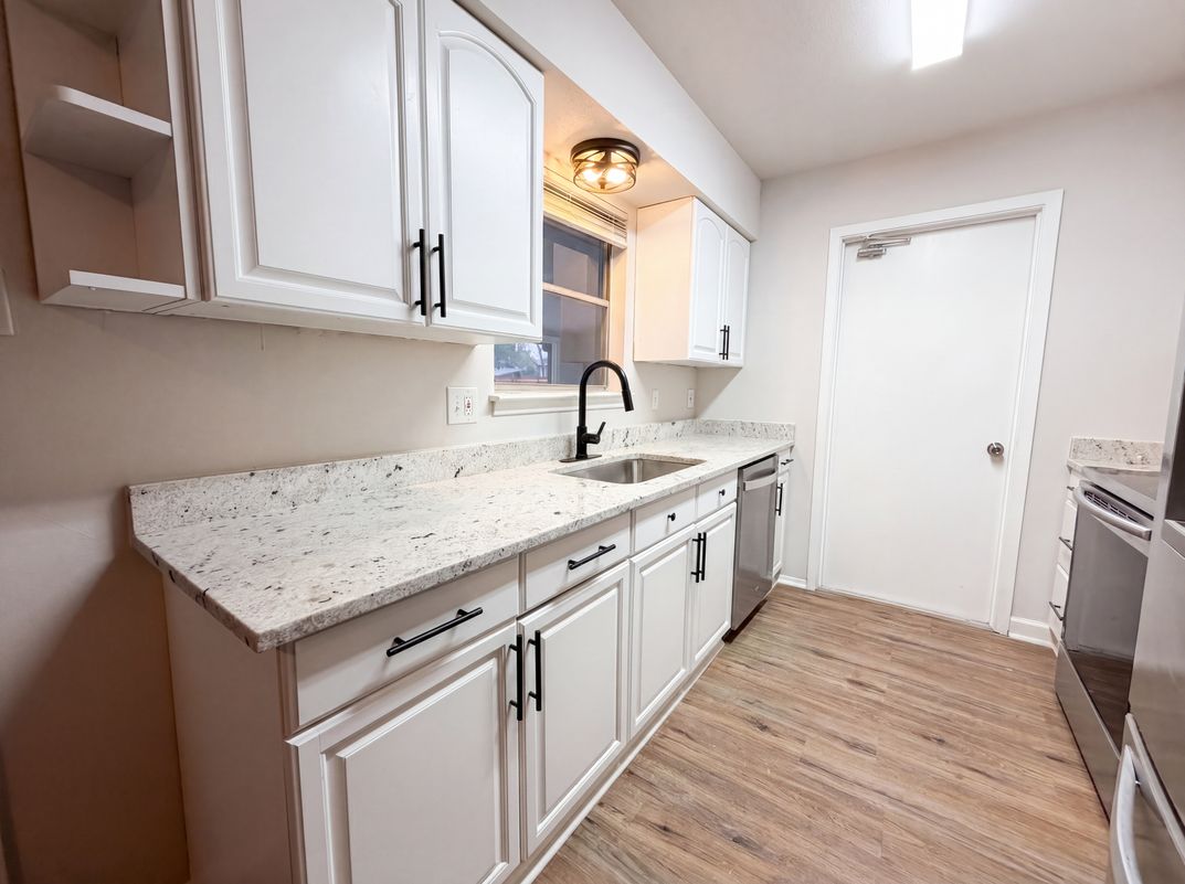 Property photo 2 of 208 Forest Way
