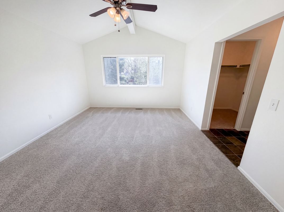Photo 4 of 40 of 10330 E Weaver Pl, Englewood, CO