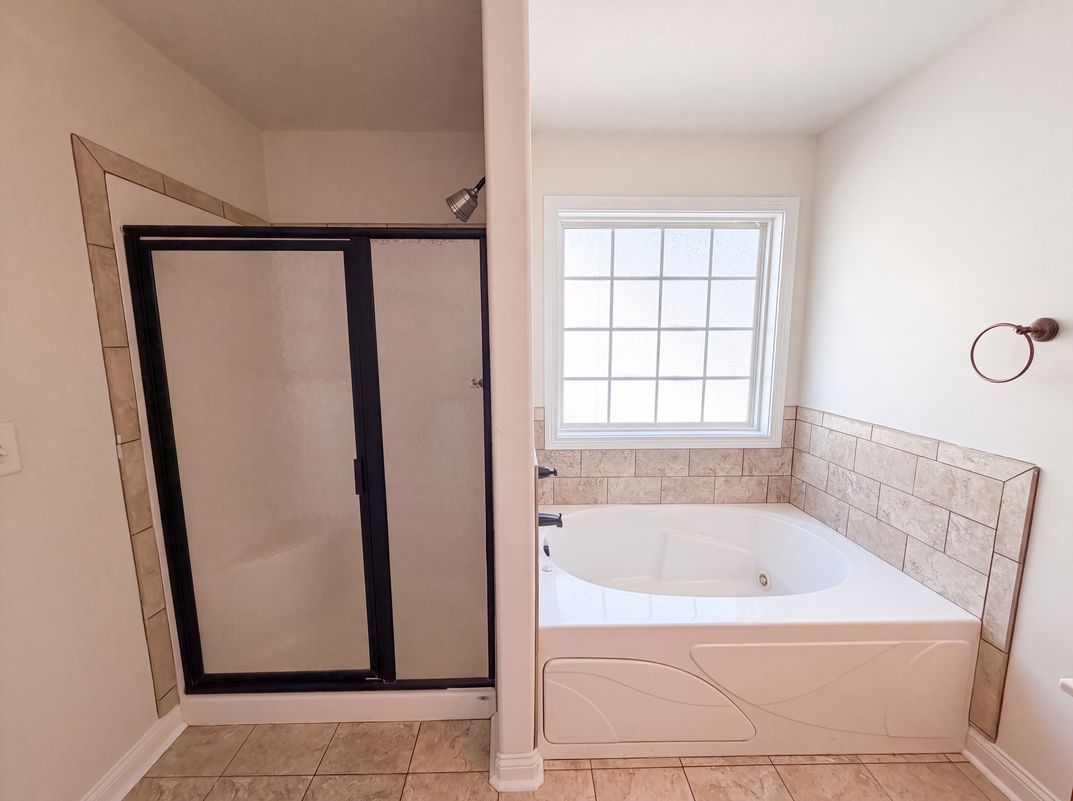 Photo 10 of 27 of 1733 Apache Way, Clarksville, TN