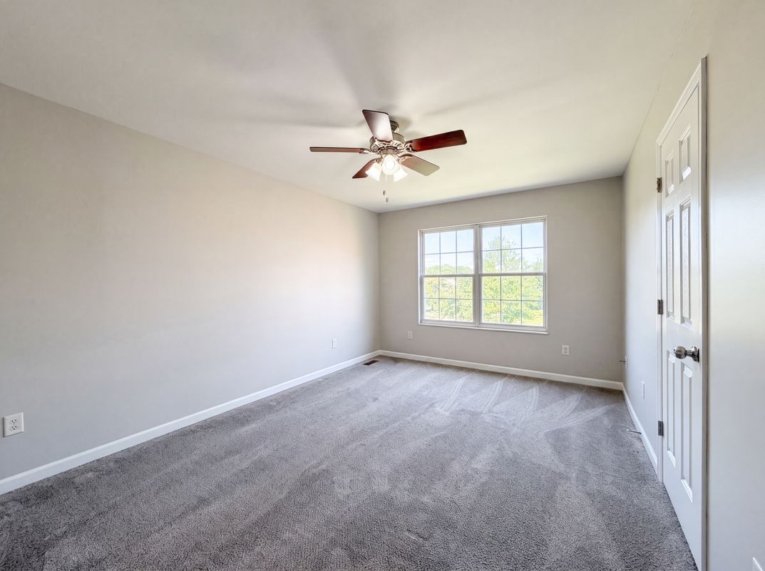 Photo 14 of 37 of 7188 Tarragon Ct, Liberty Twp, OH