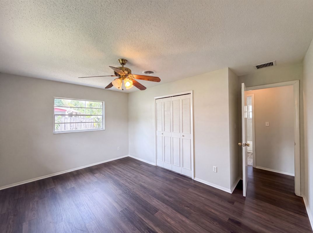 Photo 7 of 28 of 855 Murdock Blvd, Orlando, FL