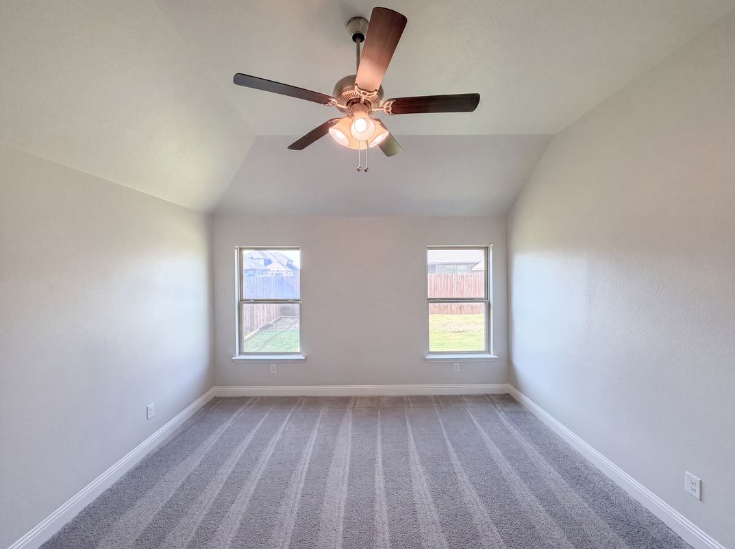 Photo 4 of 20 of 1530 Woodmere Dr, Krum, TX