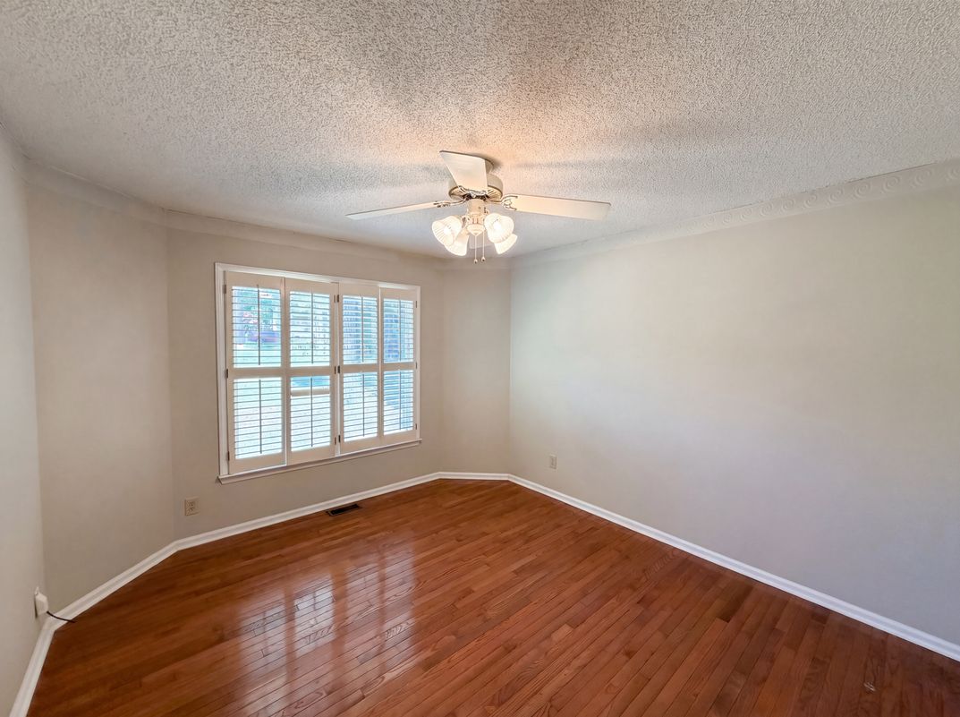 Photo 4 of 29 of 8400 Chestnut Oak Ct, Harrisburg, NC