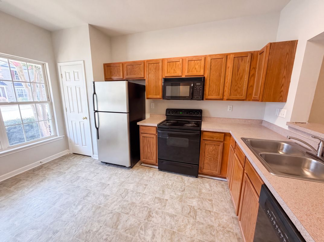 Photo 8 of 45 of 615 Graythorn Ln, Greenville, SC