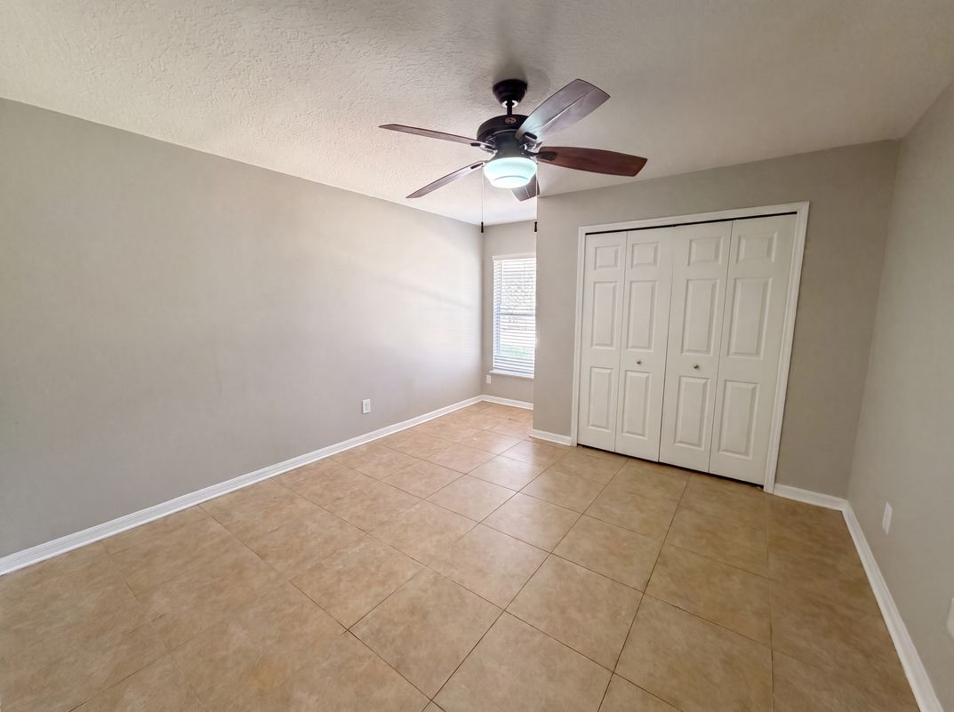 Photo 17 of 29 of 17802 Jefferson St, Oakland, FL