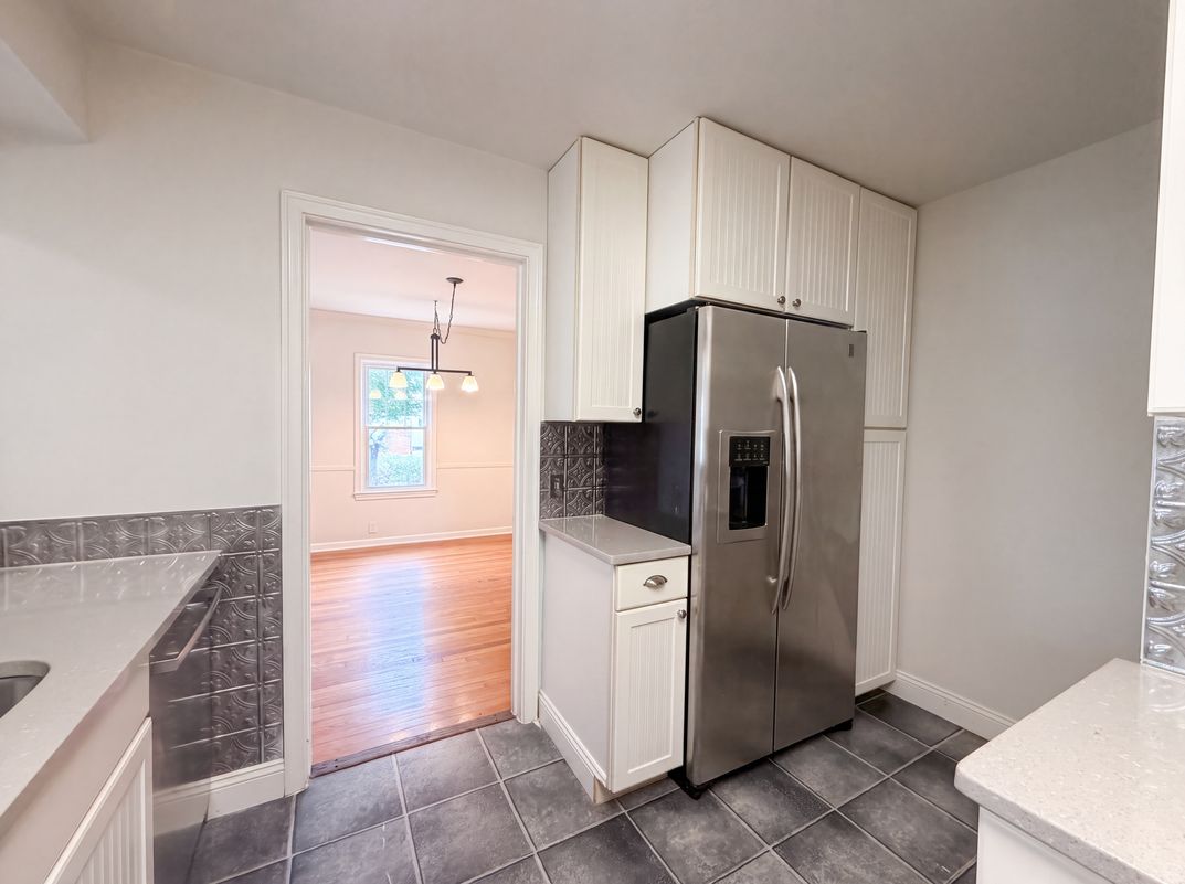 Photo 4 of 36 of 751 Grandon Ave, Columbus, OH