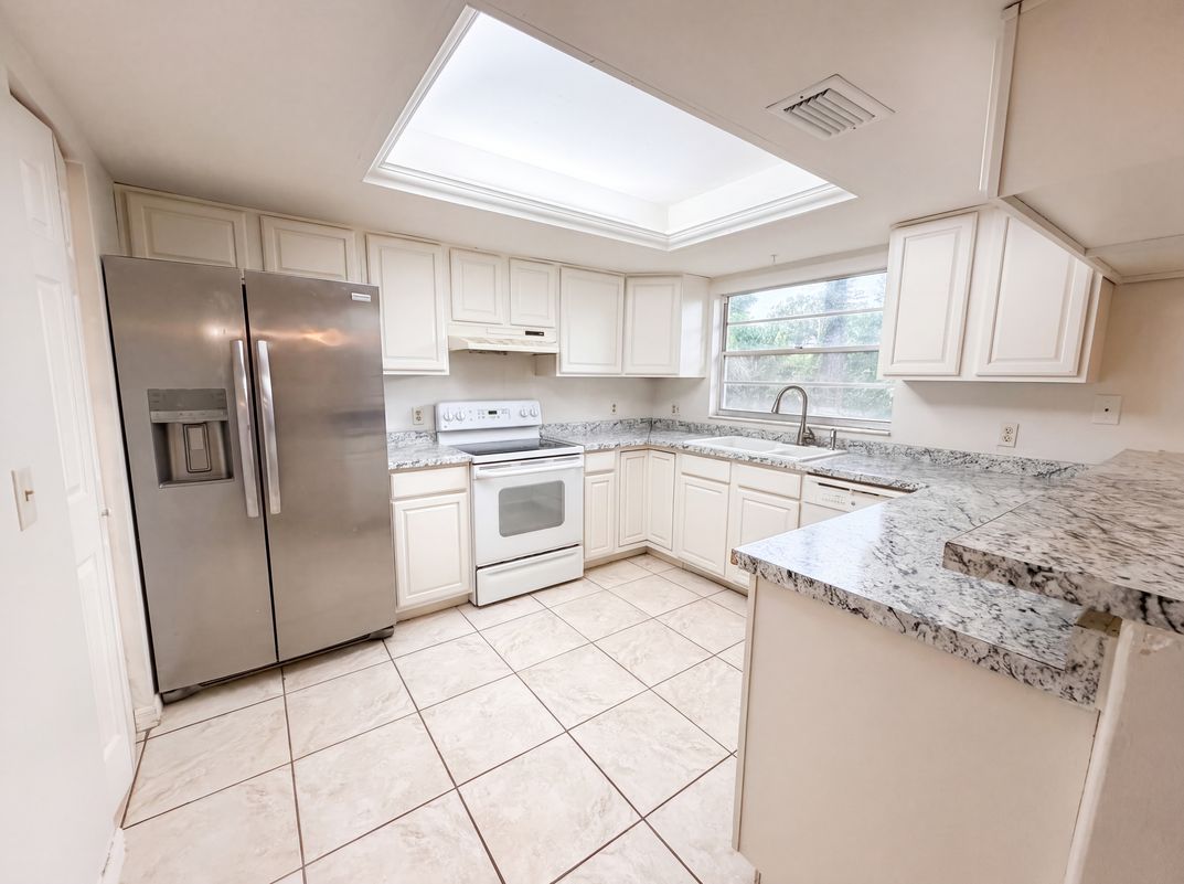 Property photo 2 of 4209 E Alene Dr
