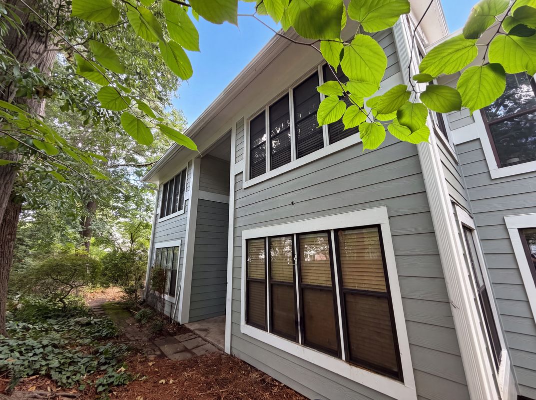 Photo 5 of 22 of 216 Summit North Dr NE, Atlanta, GA