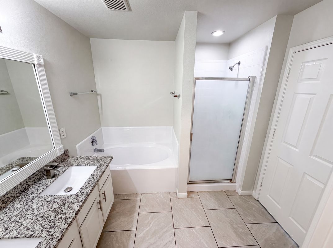 Photo 20 of 26 of 7327 Fox Hall Ln, Humble, TX