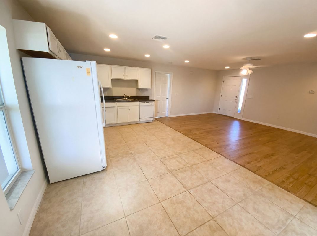 Photo 13 of 26 of 11275 Linden Dr, Spring Hill, FL