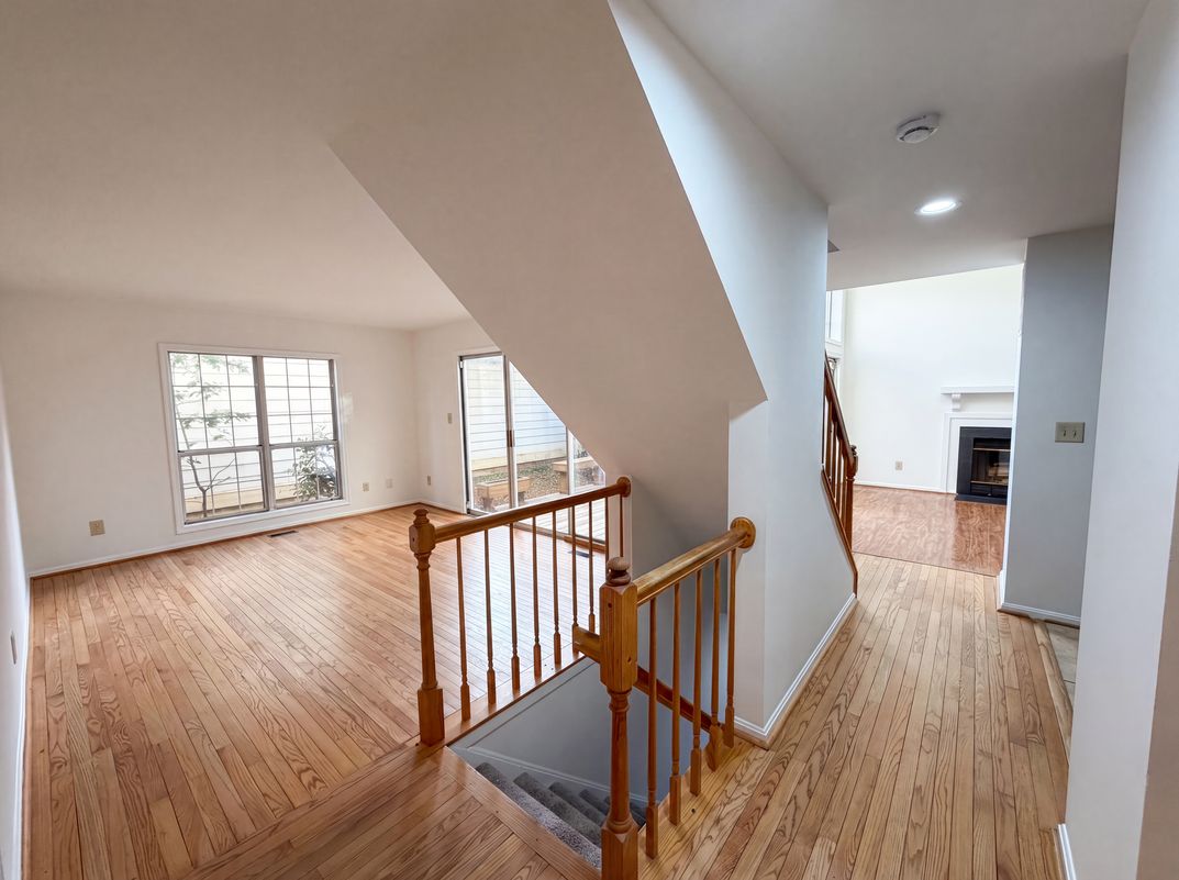 Photo 7 of 27 of 8509 Ivoryton Way, Montgomery Village, MD