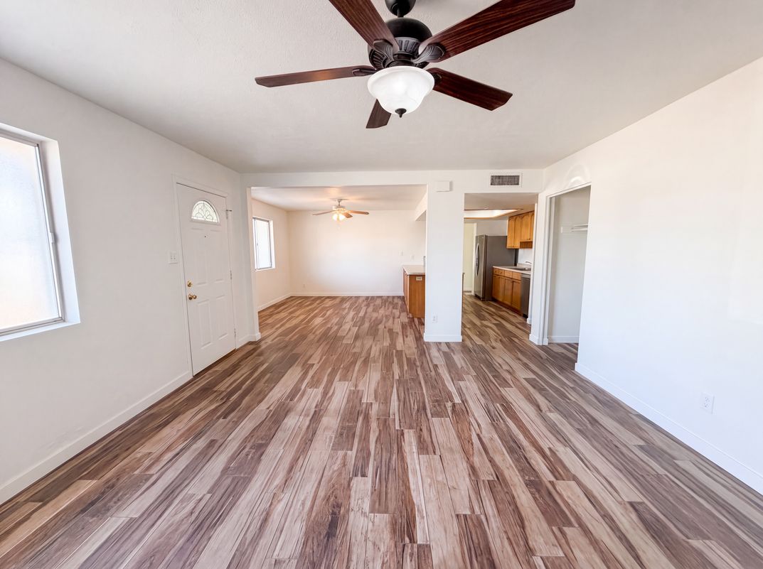 Photo 5 of 28 of 10215 N 36th Ave, Phoenix, AZ