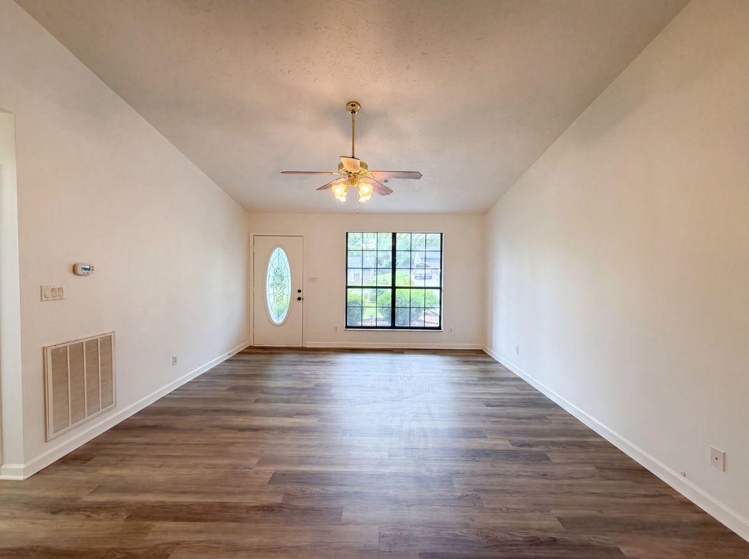 Photo 10 of 22 of 6020 Morning Glory Pl, Knoxville, TN