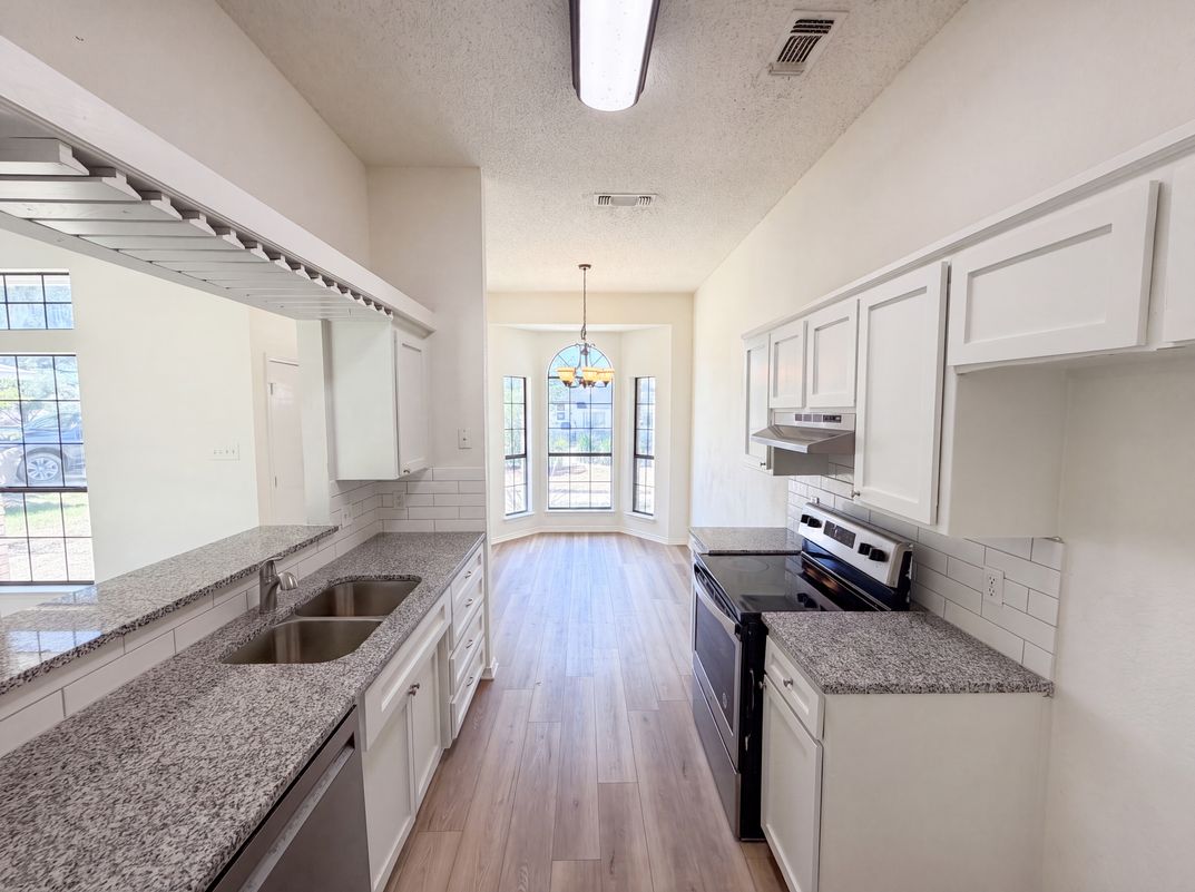 Property photo 2 of 6612 Lakeside Dr