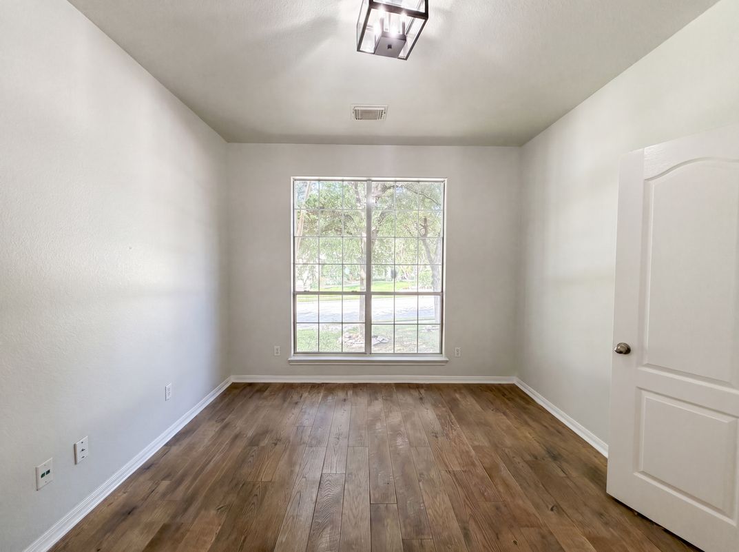 Photo 7 of 22 of 2404 Danciger Ln, Cedar Park, TX