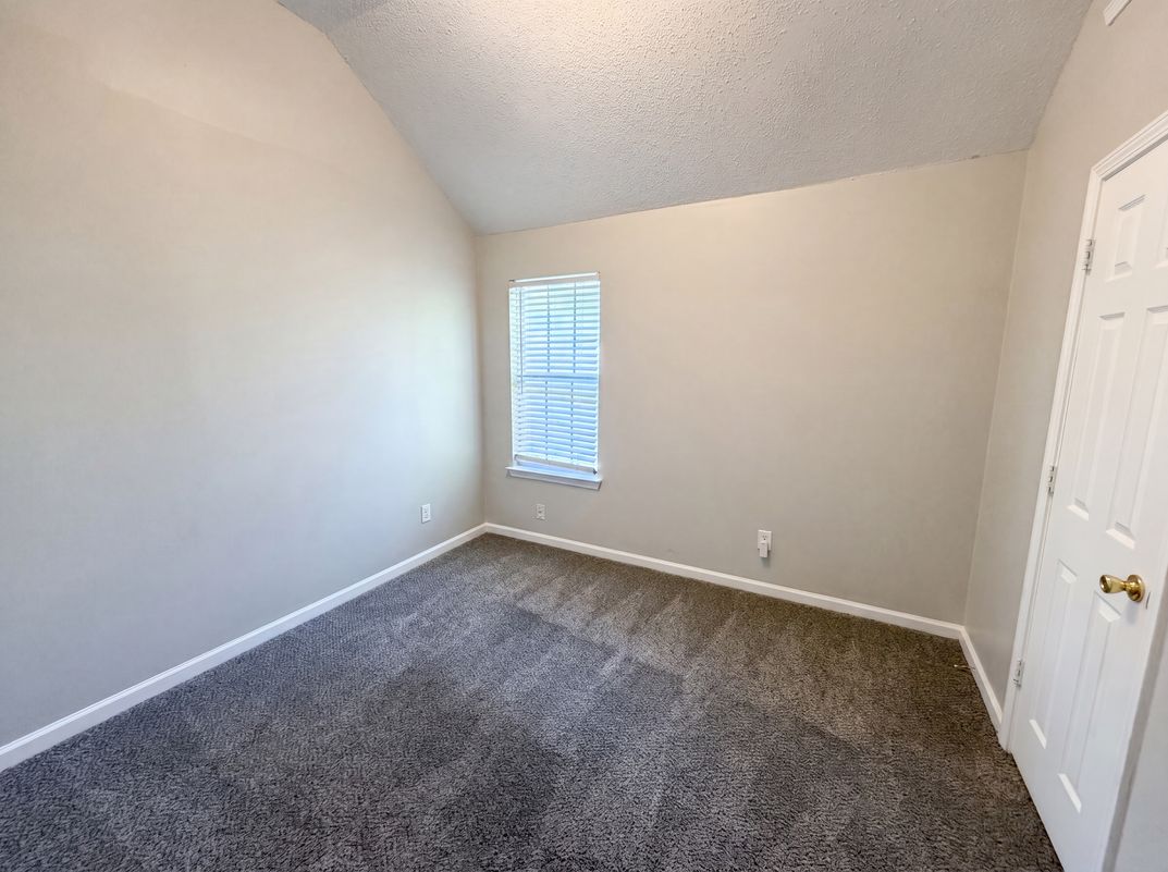 Photo 11 of 26 of 3045 Stonebridge Creek Dr, Lithonia, GA