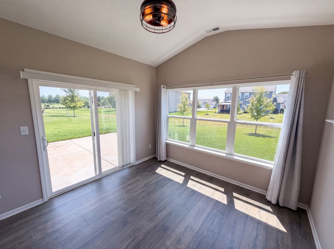 Photo 9 of 23 of 12325 Wright Ct, Noblesville, IN