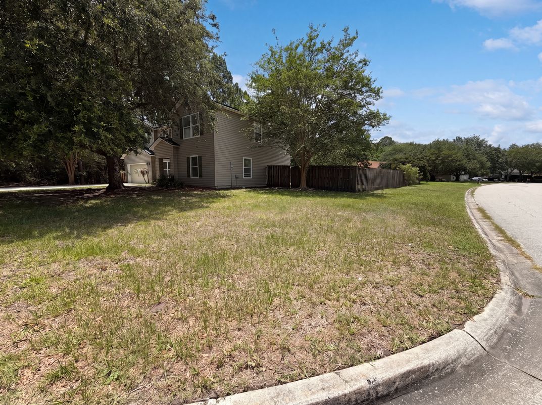 Photo 24 of 27 of 7002 Beekman Lake Dr, Jacksonville, FL