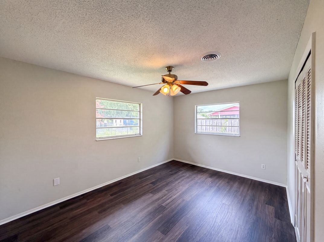 Photo 4 of 28 of 855 Murdock Blvd, Orlando, FL