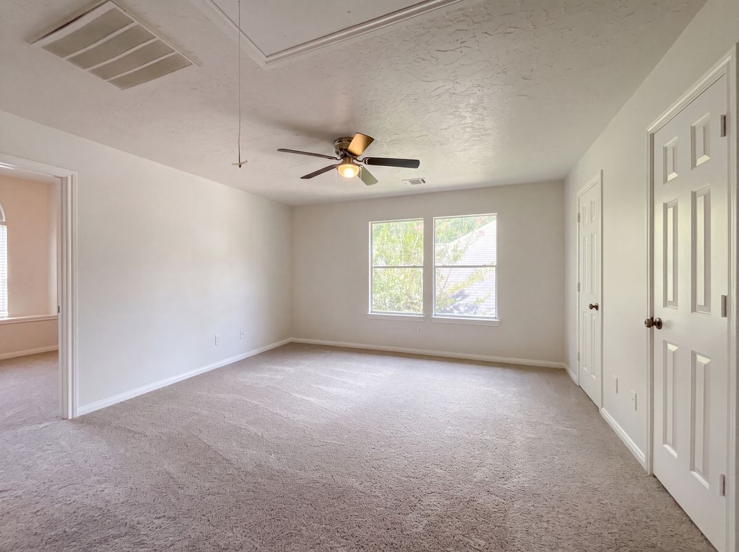 Photo 10 of 20 of 7107 Sweet Violet Trl, Humble, TX