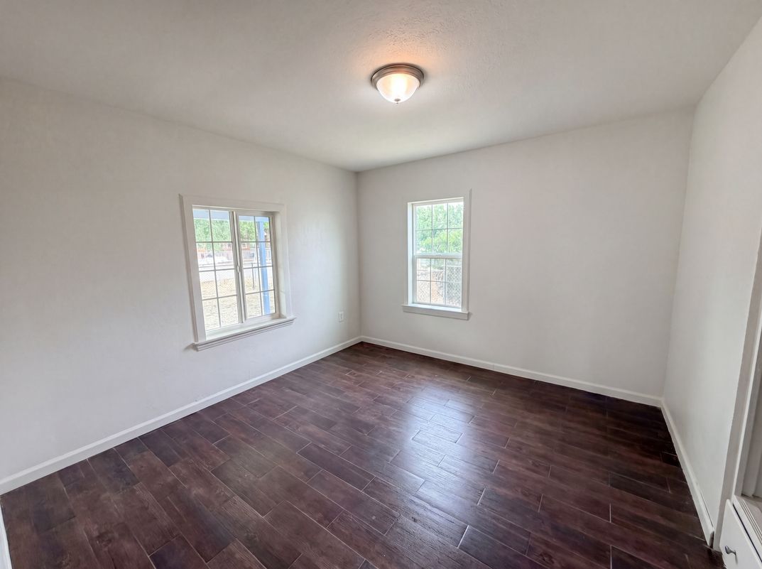 Photo 8 of 42 of 11950 Lee Ave, Adelanto, CA