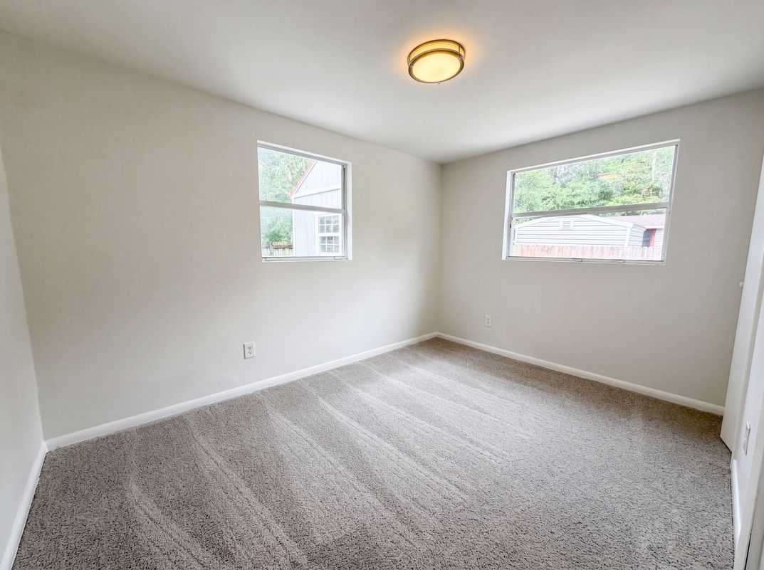 Photo 10 of 19 of 7008 Thurston Rd, Jacksonville, FL