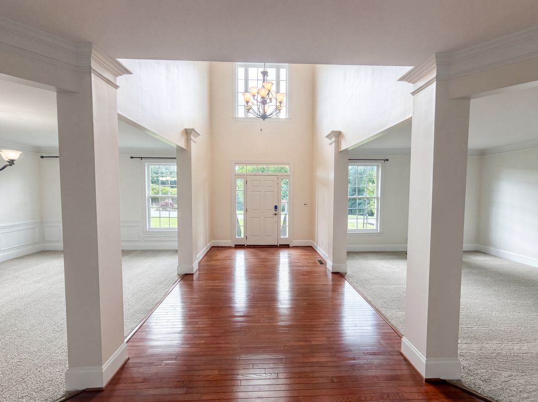 Photo 6 of 33 of 7791 Newhaven Dr, Oak Ridge, NC